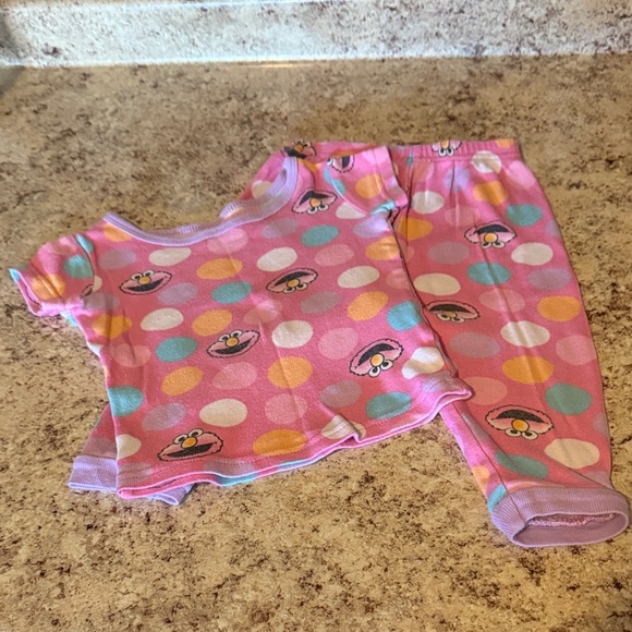 Sesame Street brand• toddler girl •Pajamas set 18 months • - Picture 1 of 5
